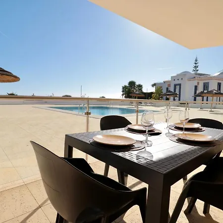 Apartment Olhos De Agua 1br With Pool, Ac And Free Parking