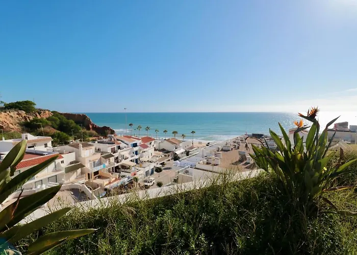 Olhos De Agua 1br With Pool, Ac And Free Parking 아파트 *
