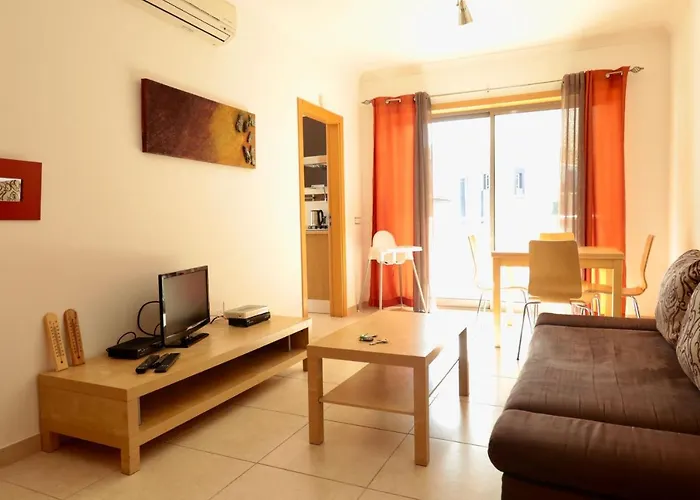 아파트 Olhos De Agua 1br With Pool, Ac And Free Parking *