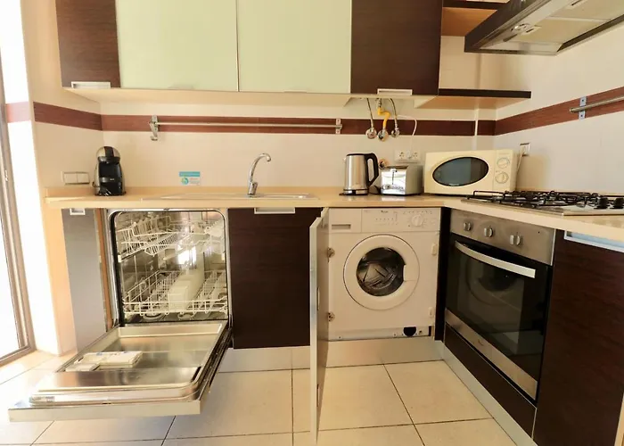 Olhos De Agua 1br With Pool, Ac And Free Parking 아파트 *