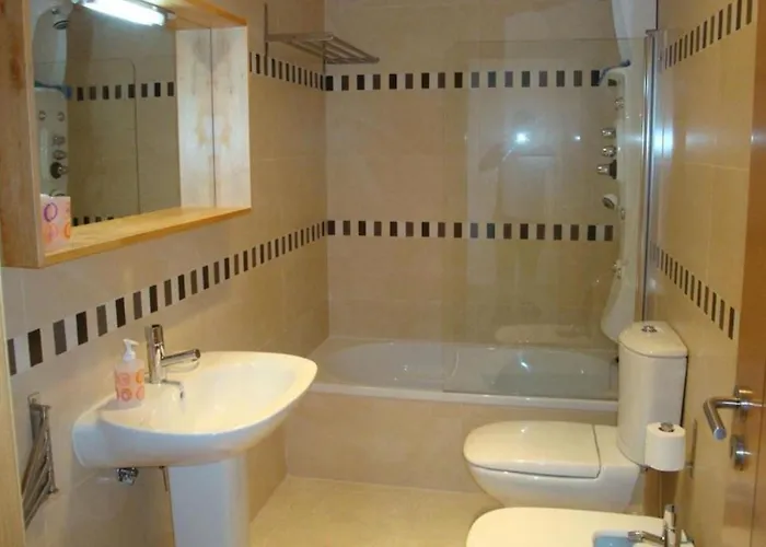 Olhos De Agua 1br With Pool, Ac And Free Parking 아파트