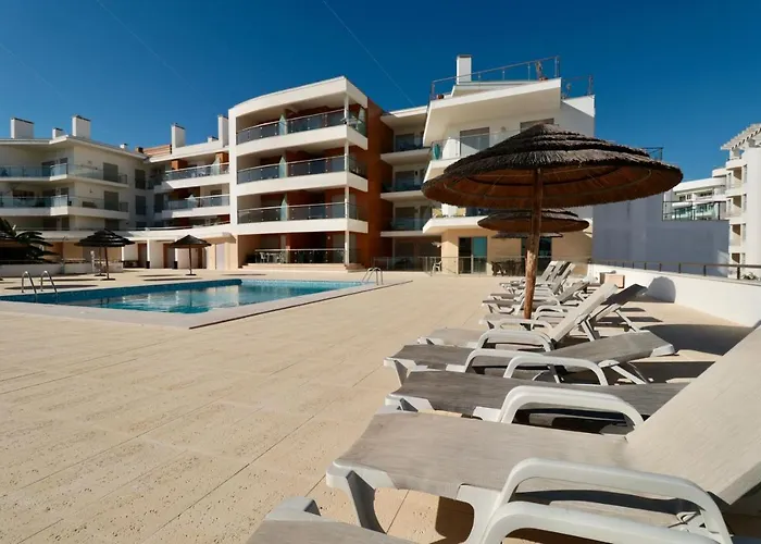 아파트 Olhos De Agua 1br With Pool, Ac And Free Parking *