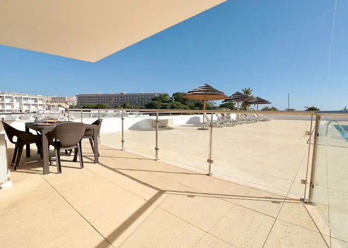 아파트 Olhos De Agua 1br With Pool, Ac And Free Parking *