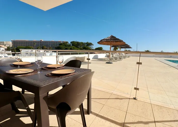 Olhos De Agua 1br With Pool, Ac And Free Parking *