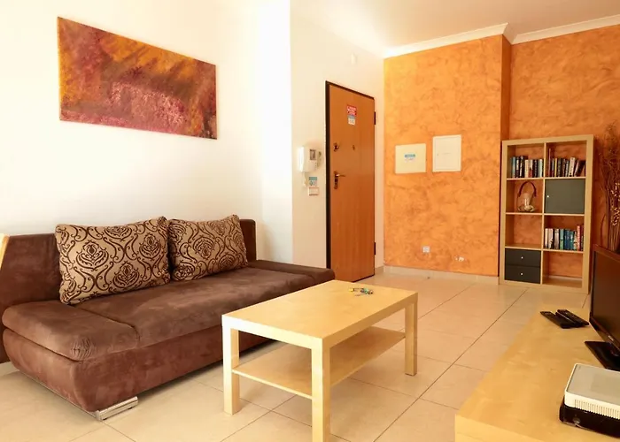 Olhos De Agua 1br With Pool, Ac And Free Parking *